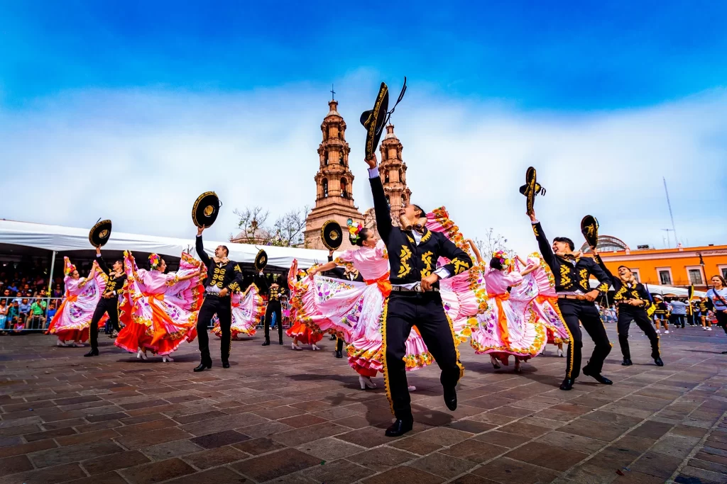 ¡Ven a la Feria de San Marcos y disfruta de tres semanas de diversión, música, comida y tradición mexicana!